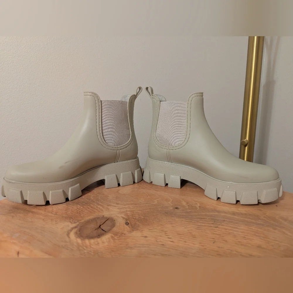 Jeffrey Campbell Platform Lug Sole Chelsea Rain Boot - Picture 2 of 7